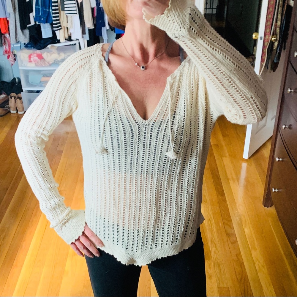 Cute crochet looking gap sweater